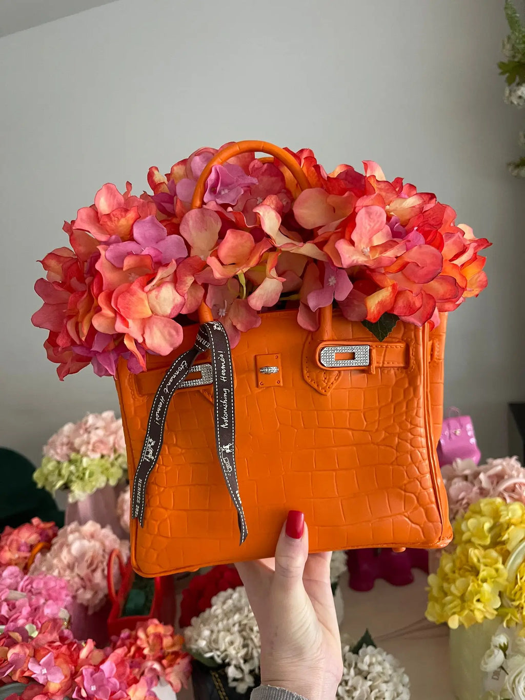 Luxury Handbag Flowers Vase (Wine Red)